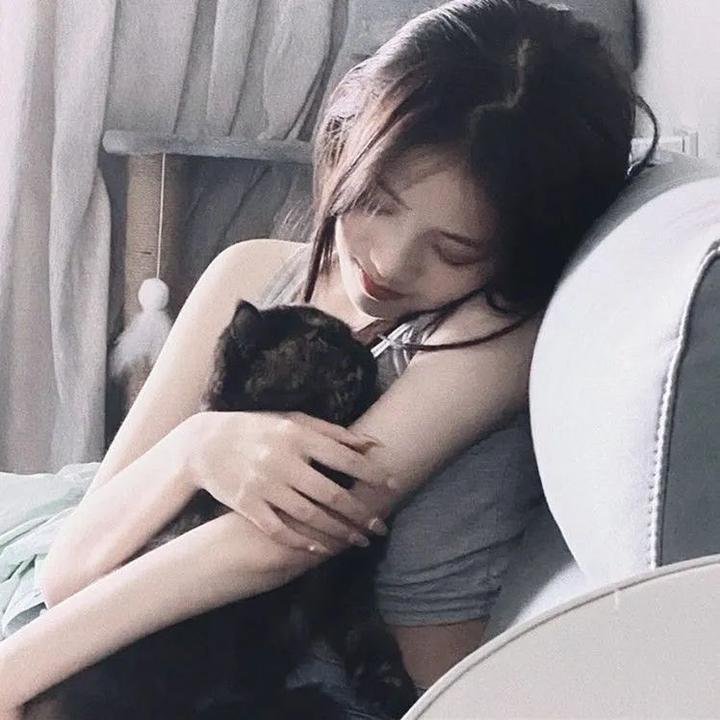 三角窗外是黑夜